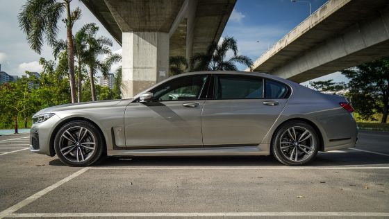2020 BMW 7 Series Sedan 3.0 730Ld sDrive M Sport ภายนอก 008