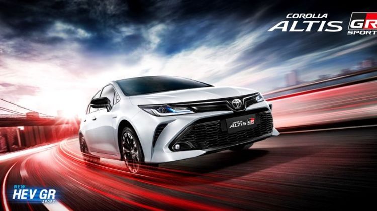 2022 Honda Civic e:HEV RS ปะทะ Toyota Corolla Altis GR Sport ไฮบริด C-Segment รุ่นไหนที่ใช่สำหรับคุณ?
