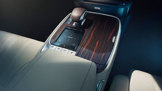 Lexus LS 2020 ภายใน 007