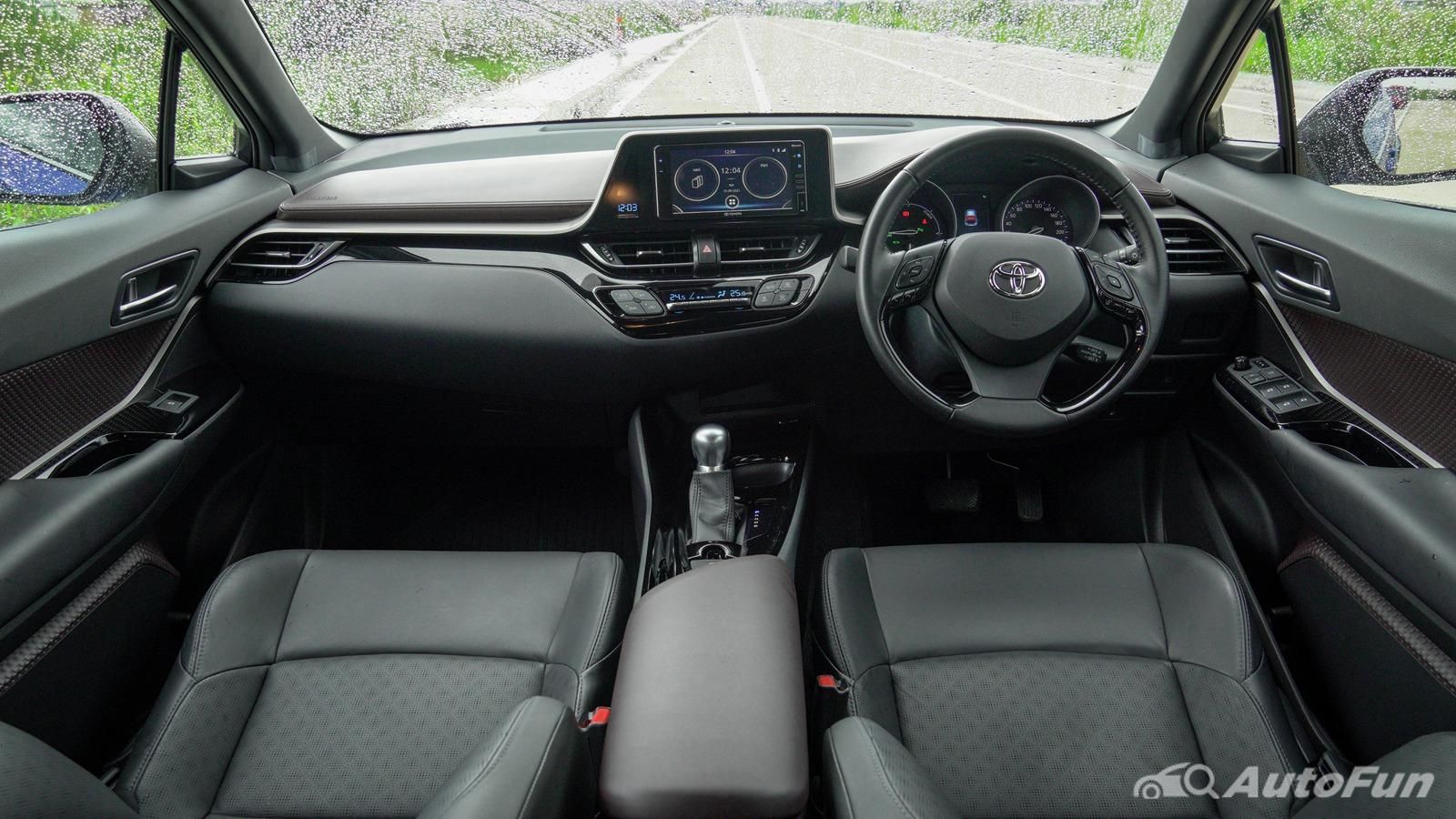2022 Toyota C-HR Hybrid Premium Safety ภายใน 003
