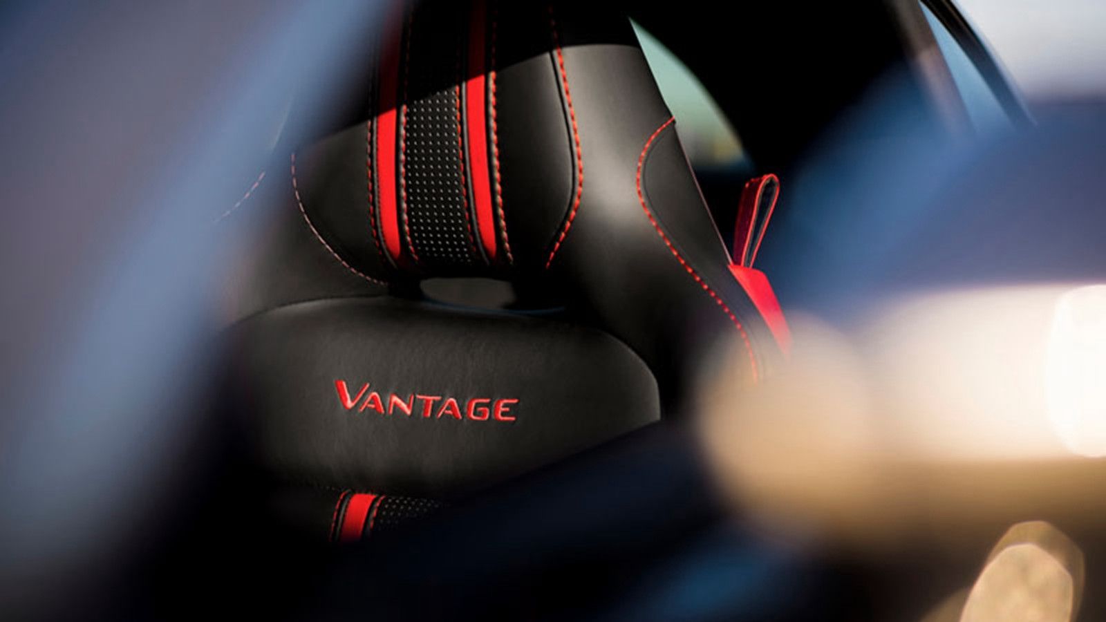 Aston Martin V8 Vantage 2020 ภายใน 003