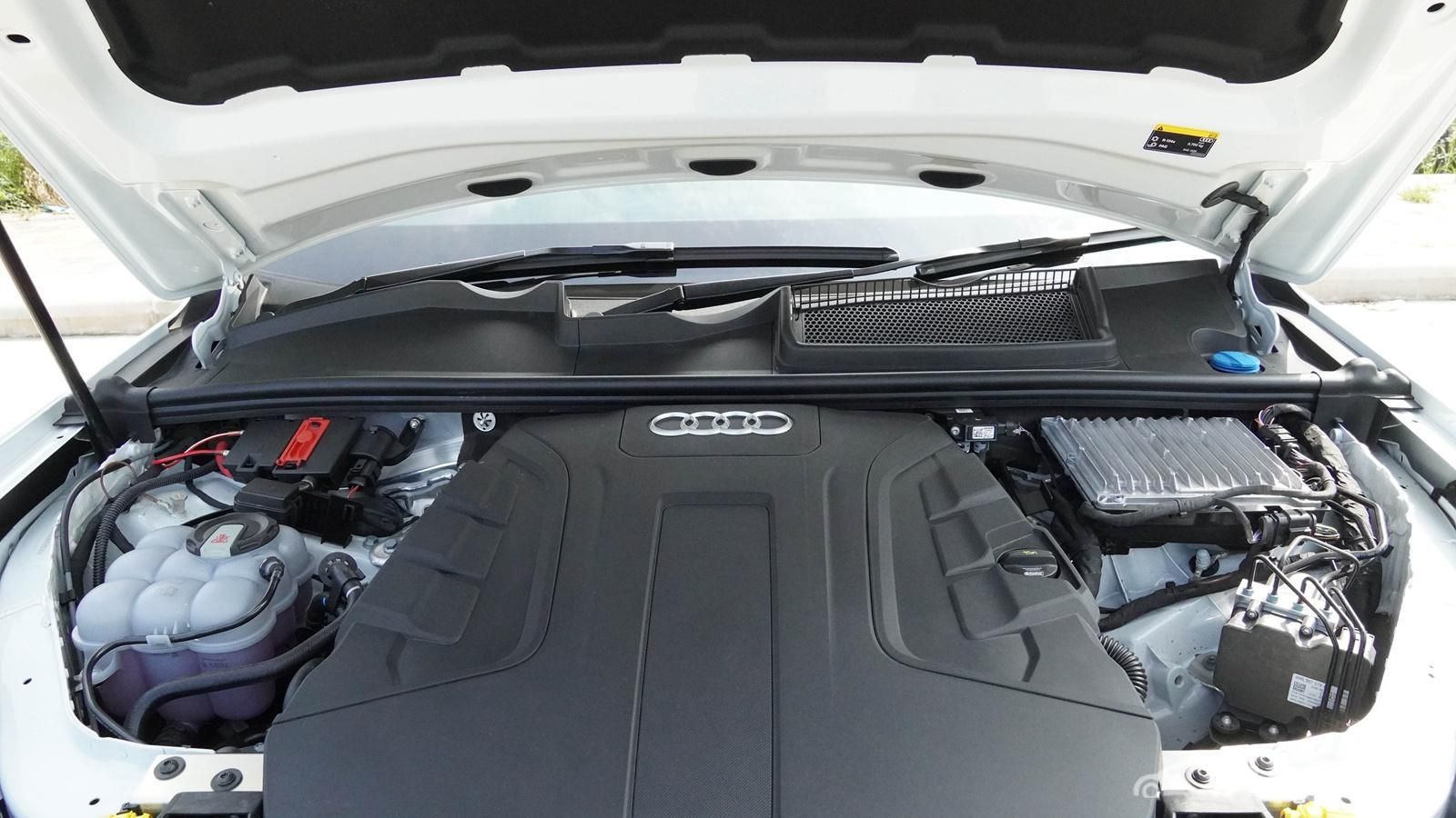 2020 Audi Q7 3.0 45 TDI Quattro อื่นๆ 001