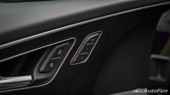 Audi Q8 60 TFSI e quattro S-Line Black Edition Plug-in Hybrid 2022 ภายใน 007