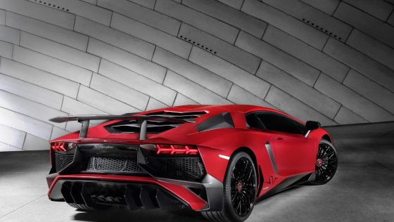 Lamborghini Aventador LP750-4 Superveloce 2015 ภายนอก 007