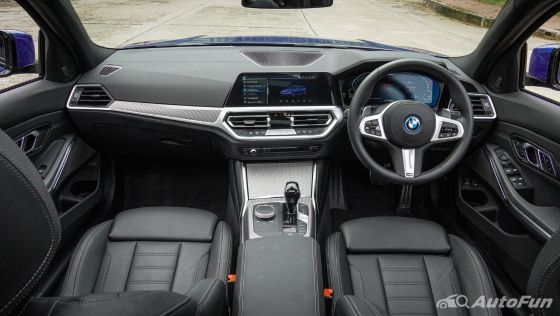 2022 BMW 3 Series Sedan 2.0 330e M Sport ภายใน 001