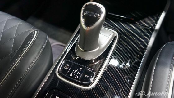 2022 Mitsubishi Outlander PHEV GT ภายใน 007