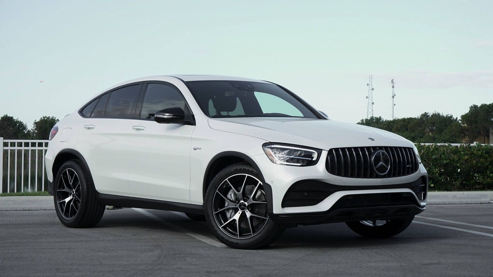 Mercedes-Benz AMG GLC 43 4MATIC Coupe 2021 ภายนอก 002