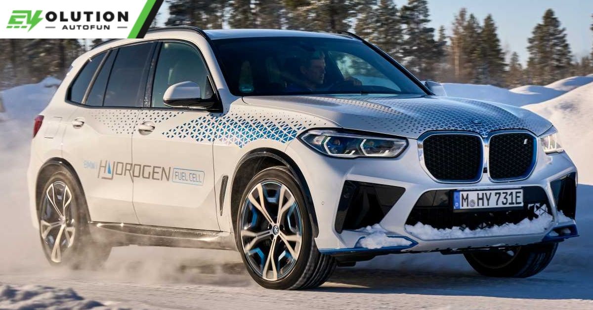  Se espera que el primer automóvil propulsado por hidrógeno basado en una hélice azul, el BMW iX5, salga a la venta antes de este año.