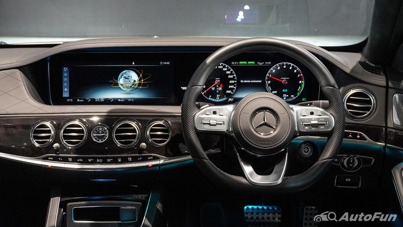 Mercedes-Benz S-Class S 560 e AMG Premium ภายใน 002
