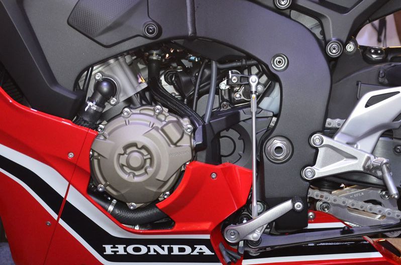 Honda CBR 1000RR ABS 2017 ภายนอก 005