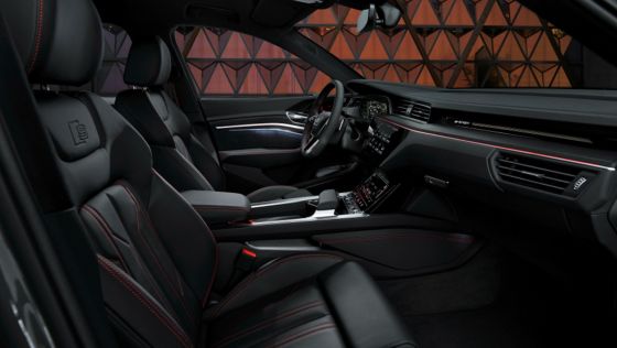 Audi Q8 e-tron 55 quattro Black Edition 2023 ภายใน 002