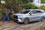 ชมคลิป 2022 Toyota Avanza ขึ้นเขาบนพื้นลื่นที่อินโดนีเซียไม่ได้ เป็นเพราะคนหรือรถกันแน่?