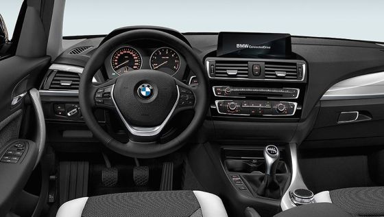 BMW 1-Series-5-Door 2020 ภายใน 001