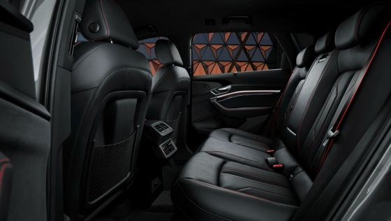 Audi Q8 e-tron 55 quattro Black Edition 2023 ภายใน 004