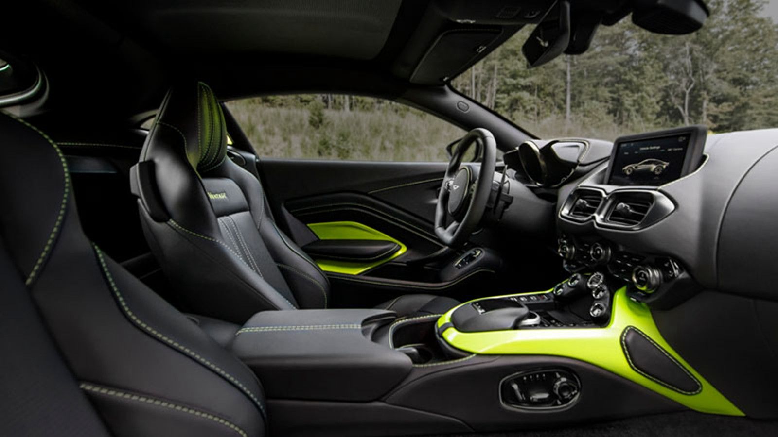 Aston Martin V8 Vantage 2020 ภายใน 001