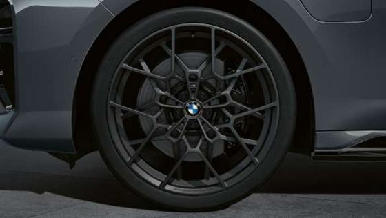BMW 7-Series-Sedan 750e xDrive M Sport 2023 ภายนอก 008