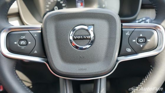 2020 Volvo XC 40 2.0 R-Design ภายใน 004
