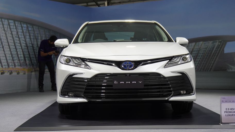 Toyota Camry 2.5 HEV Premium Luxury 2022