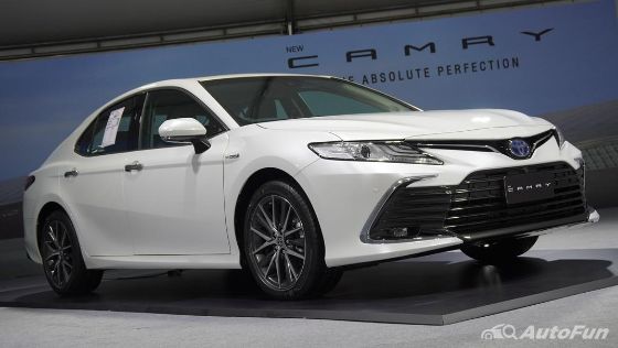 Toyota Camry 2.5 HEV Premium Luxury 2022 ภายนอก 009