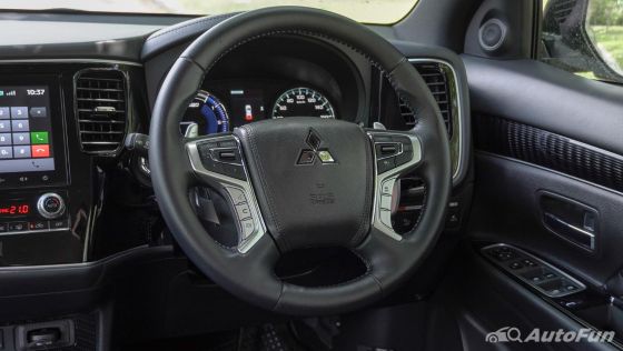 2022 Mitsubishi Outlander PHEV GT-Premium ภายใน 004