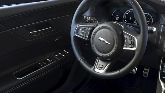 Jaguar XF 2020 ภายใน 005