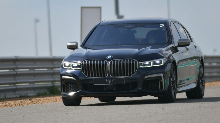 ปล่อยพลังไปกับ BMW ตัวแรงครบเซตในงาน Driving Challenge 2022