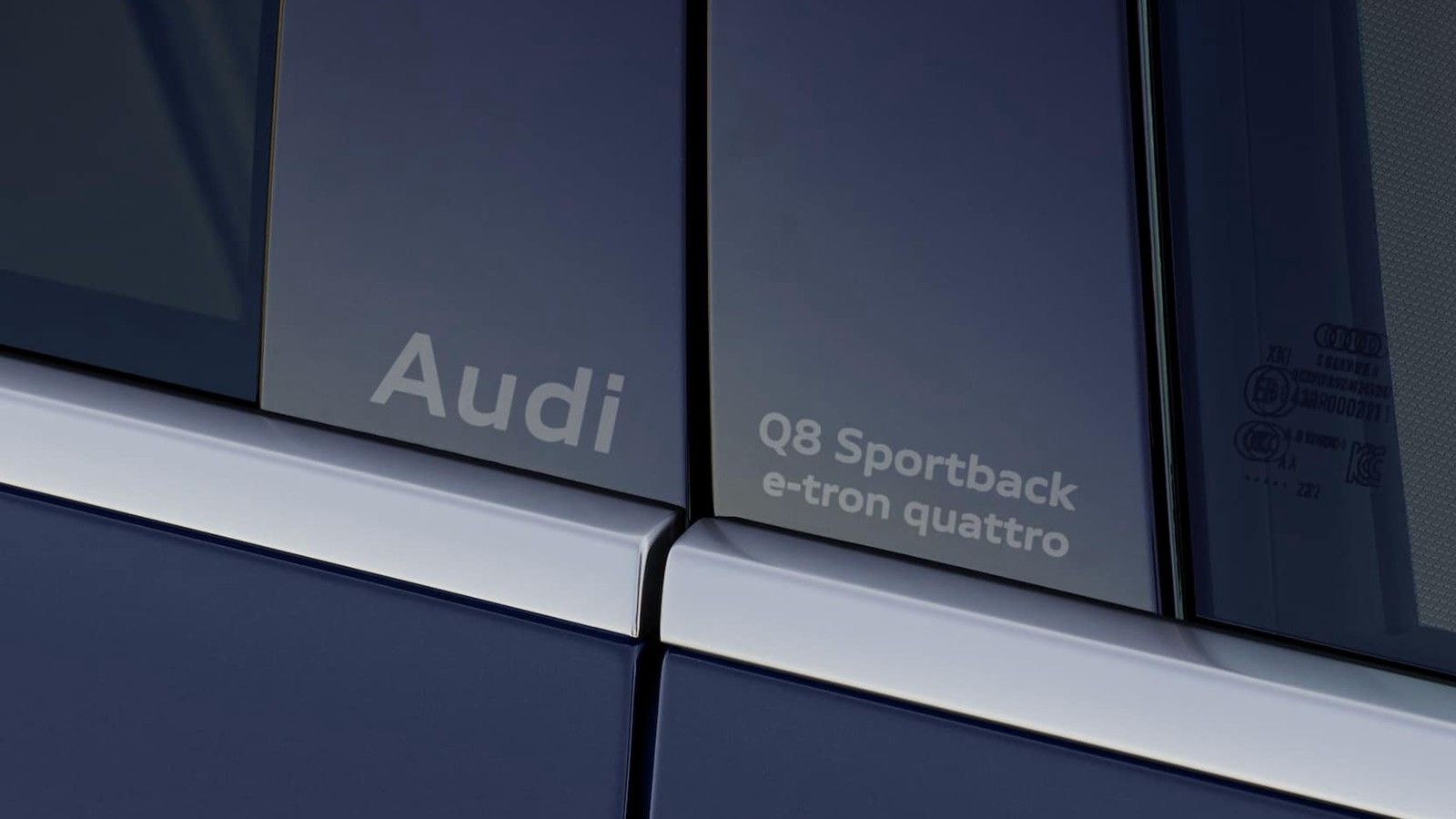 Audi Q8 e-tron 55 Sportback quattro S line Black Edition 2023 ภายนอก 005