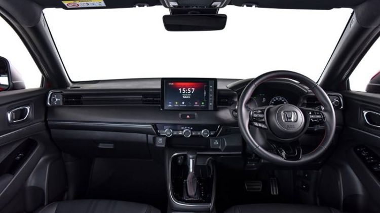 Toyota Corolla Cross GR Sport แพงกว่า Honda HR-V e:HEV RS 70,000 บาทจะผ่อนต่างกันแค่ไหน