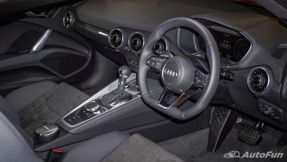 Audi TT Public 2023 ภายใน 002