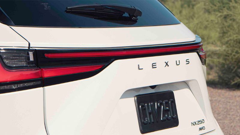 สะกดกันให้เห็นชัด ๆ Lexus จะเปลี่ยนโลโก้ด้านท้ายเป็นตัวอักษรให้ทุกรุ่นในอนาคต 02