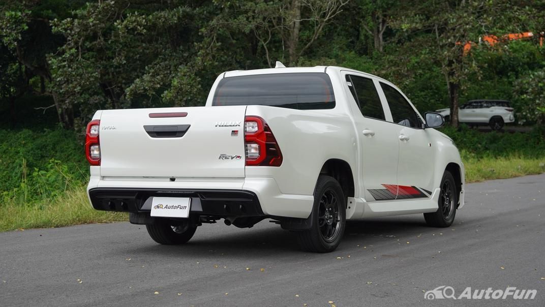 2021 Toyota Hilux Revo Double Cab 4x2 2.8 GR Sport AT ภายนอก 005
