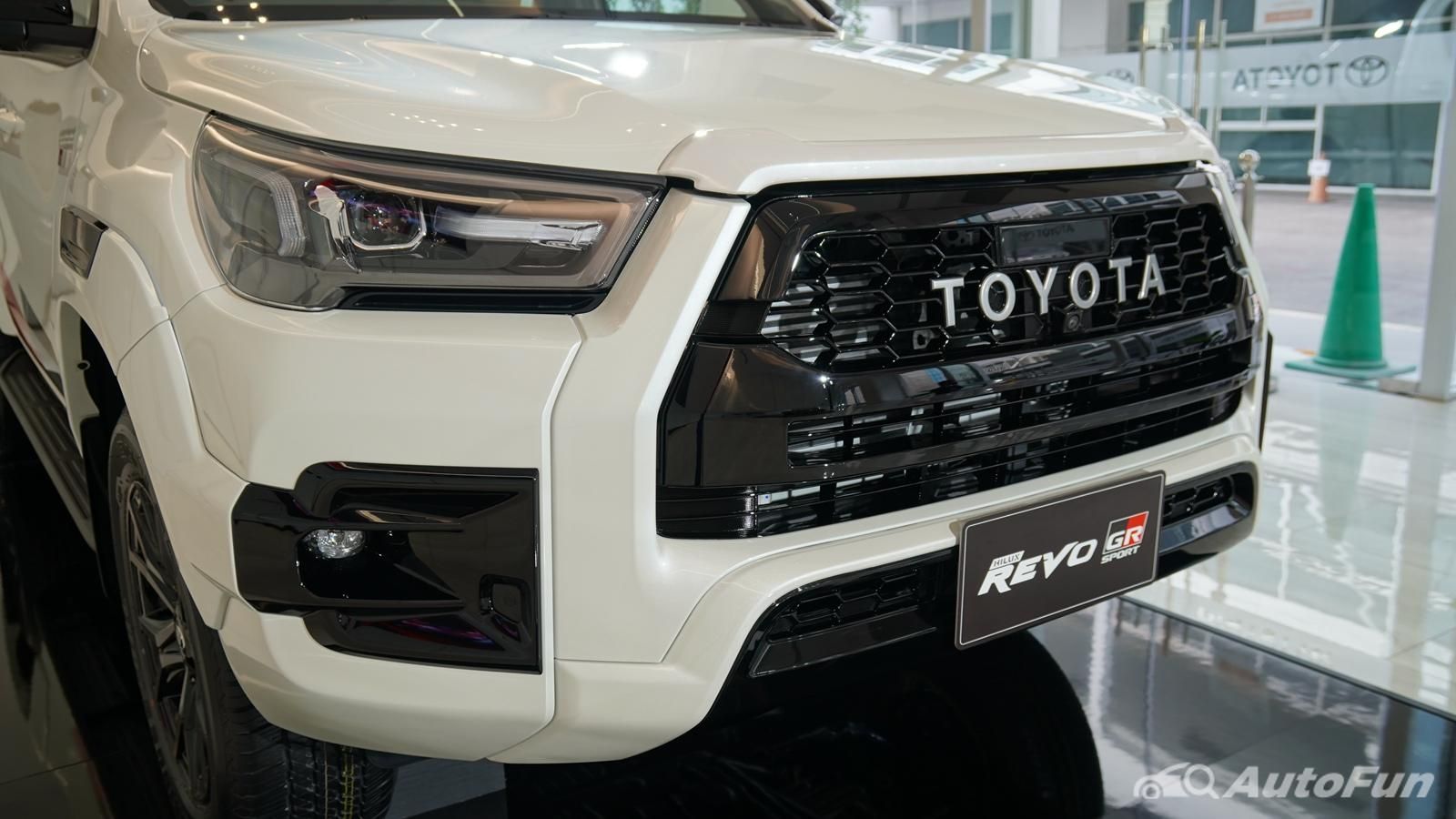 2021 Toyota Hilux Revo Double Cab 4x4 2.8 GR Sport AT ภายนอก 005