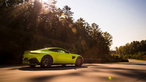 Aston Martin V8 Vantage 2020 ภายนอก 007