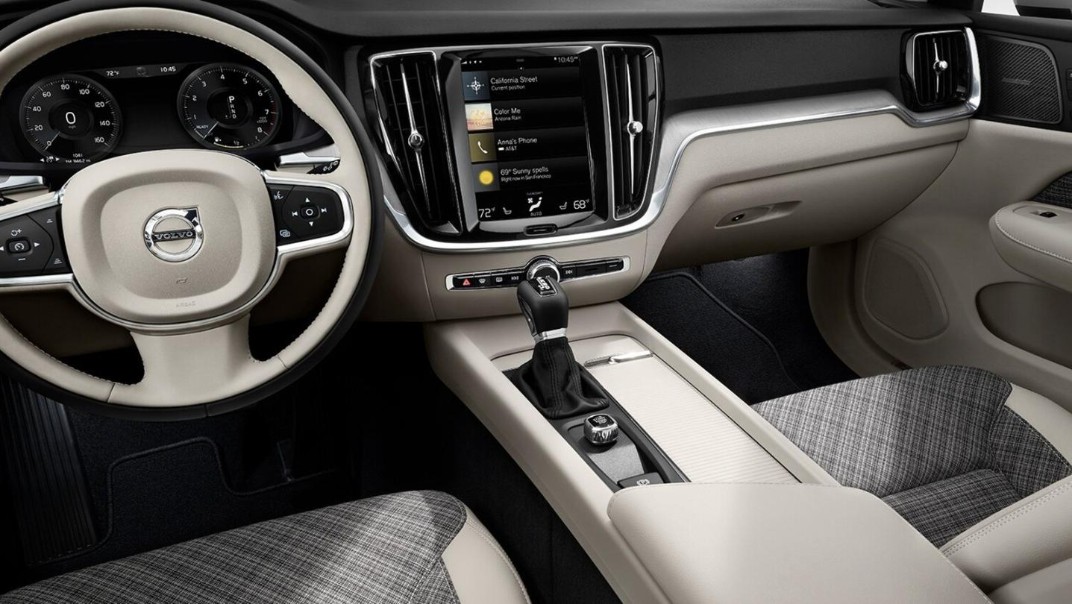 Volvo V60 2020 Interior 001
