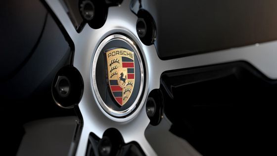 Porsche Taycan 4 Cross Turismo 2023 ภายนอก 006