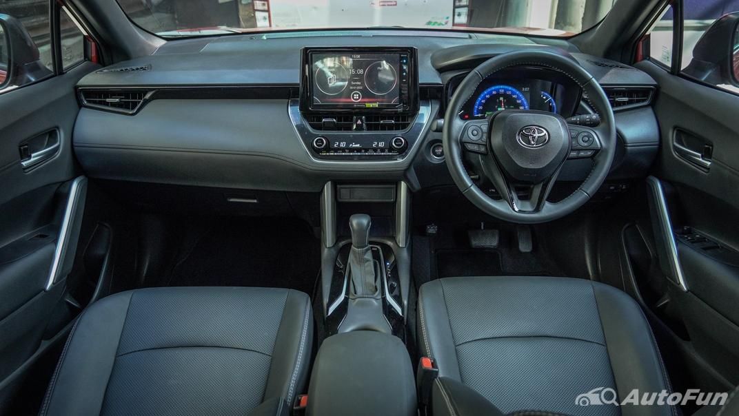 2022 Toyota Corolla Cross 1.8 Hybrid Premium Safety GR Sport ภายใน 001