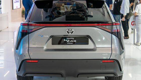 2023 Toyota bZ4X 4WD ภายนอก 008