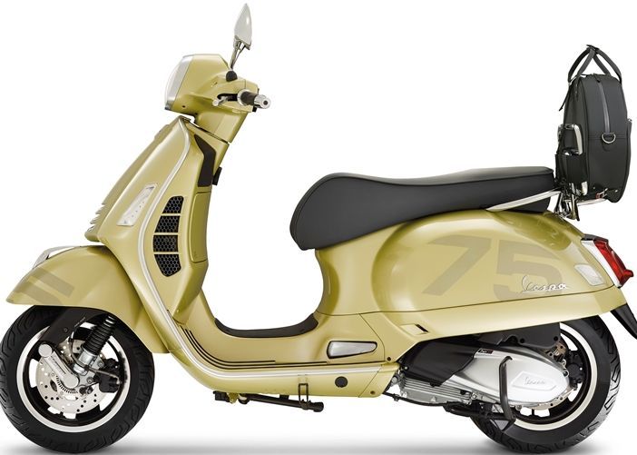 Vespa GTS 300 HPE 75th Anniversary Special Edition 2021 ภายนอก 004