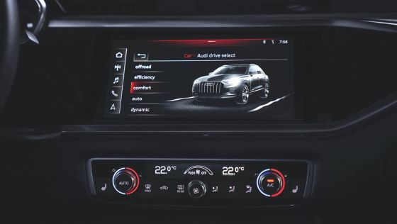 Audi Q3 2020 ภายใน 004