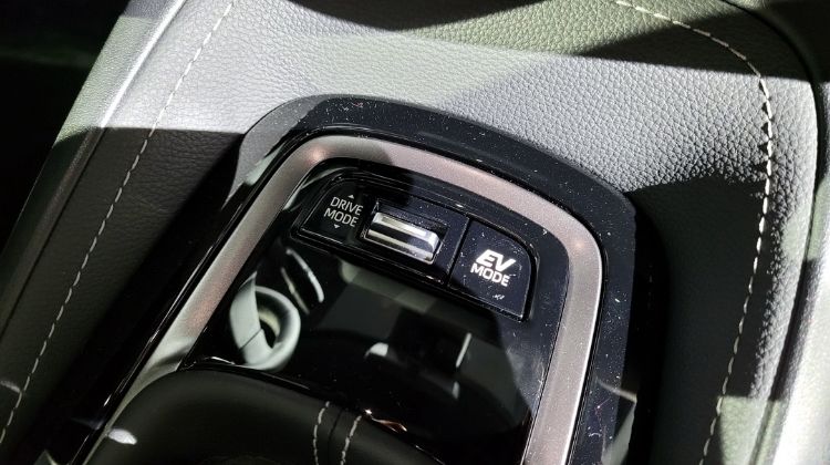 เฉลยปริศนาปุ่ม EV บนรถ 2022 Toyota GR Corolla ฝ่ายพีอาร์บอกว่า อย่าไปใส่ใจมันเลย
