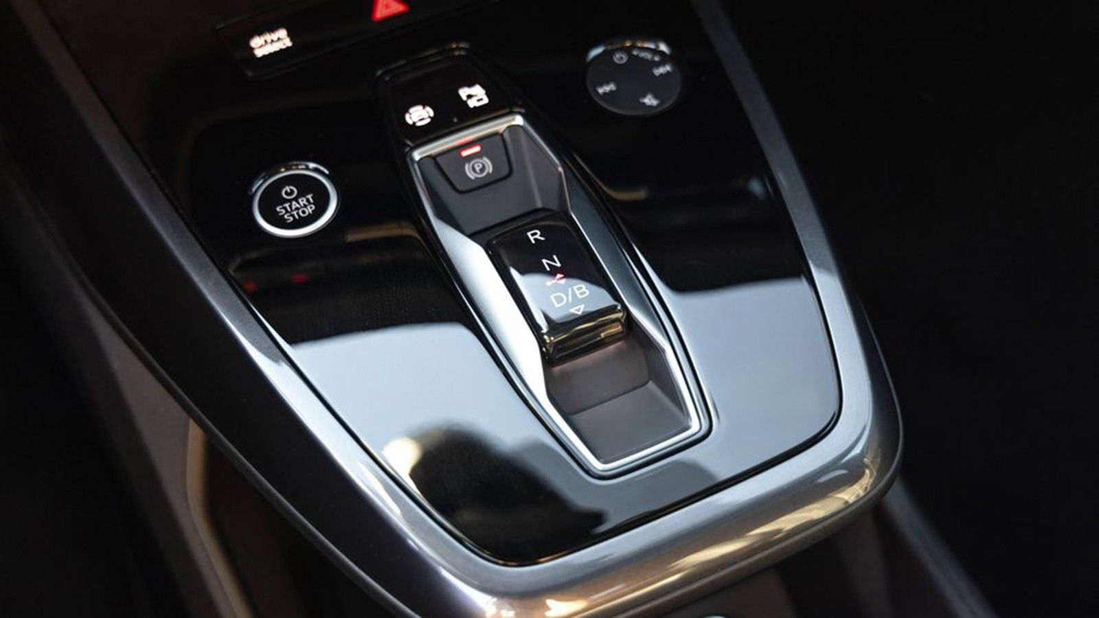 2023 Audi Q4 e-tron Upcoming ภายใน 004