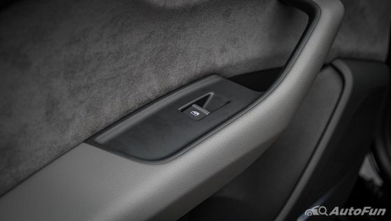 Audi Q8 60 TFSI e quattro S-Line Black Edition Plug-in Hybrid 2022 ภายใน 008