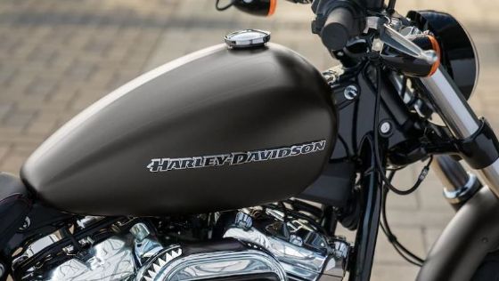 Harley-Davidson Breakout 114 2021 ภายนอก 004