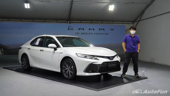 Toyota Camry 2.5 Premium 2022 ภายนอก 009