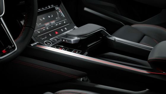 Audi Q8 e-tron 50 Sportback quattro S line 2023 ภายใน 002