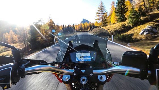 Moto Guzzi V85 TT PREMIUM GRAPHICS 2019 ภายนอก 003