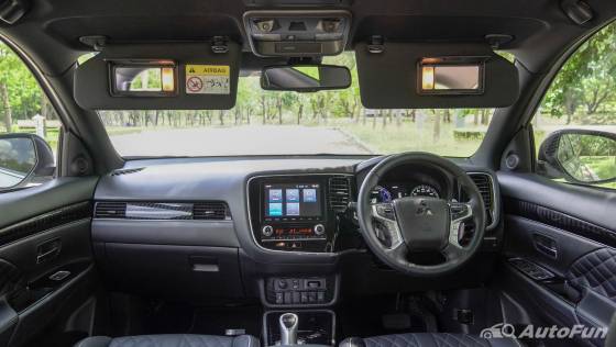 2022 Mitsubishi Outlander PHEV GT-Premium ภายใน 002