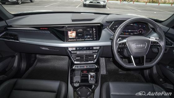 2023 Audi e-tron GT Public ภายใน 007
