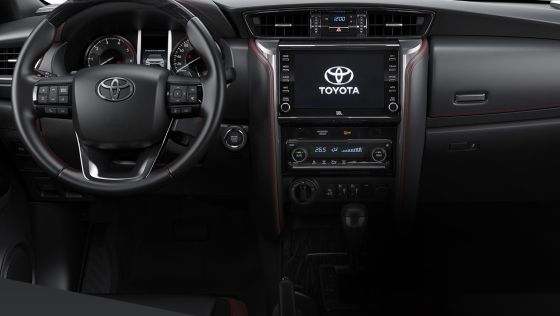 Toyota Fortuner 2.8 Legender AT 2022 ภายใน 002