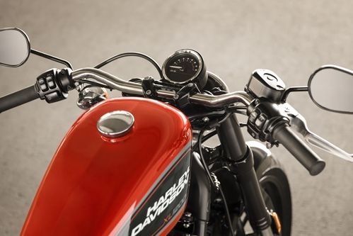 Harley-Davidson ROADSTER 01